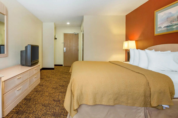 Quality Inn & Suites Weed - Mount Shasta