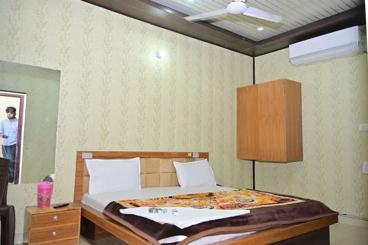 Deluxe Suite