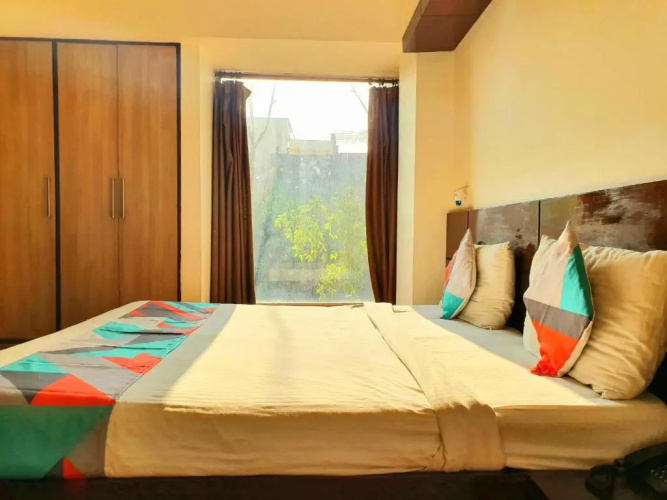 Merriment Alpha Hotel At Noida