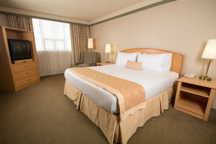Ramada Edmonton Hotel & Conference Centre