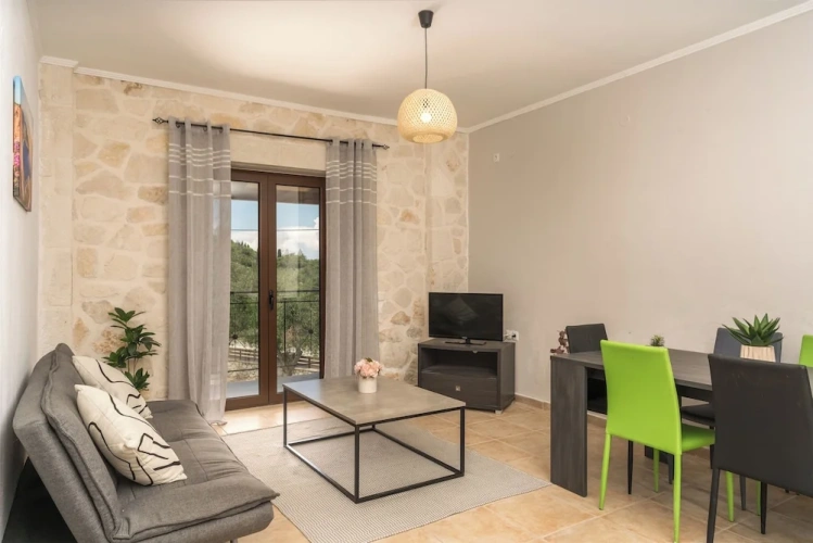 2 Bedrooms Apartment