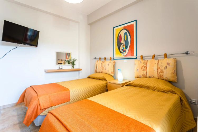 Kitries Summer Getaway - Eden Cozy Suite