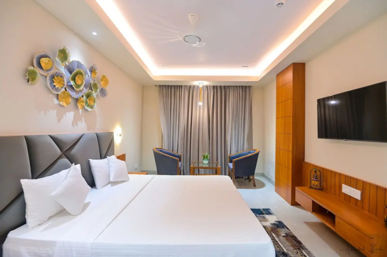 Hotel Pratap Palace