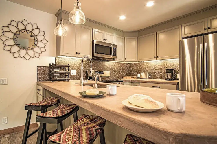 Sun Valley Condo 123