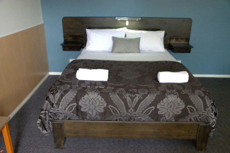 Golden Leaf Motel