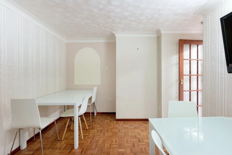 Compton Lodge 5-bedroom house