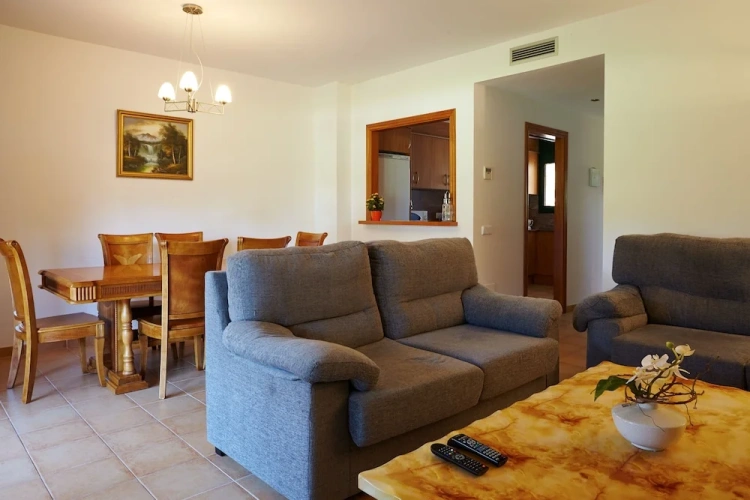 3 Bedrooms Cottage