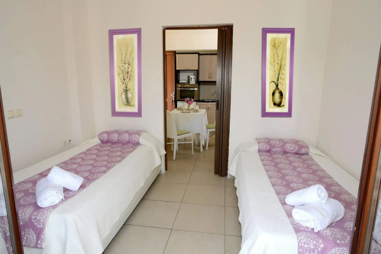 Clara Hotel