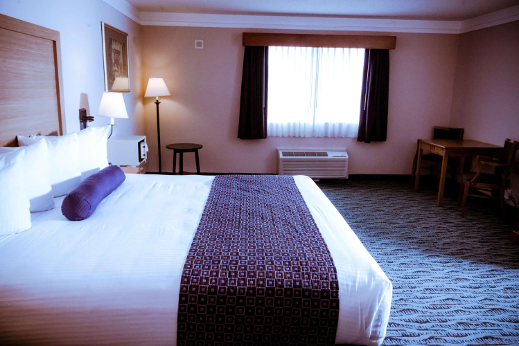 Best Western Plus Executive Court Inn & Conference Center