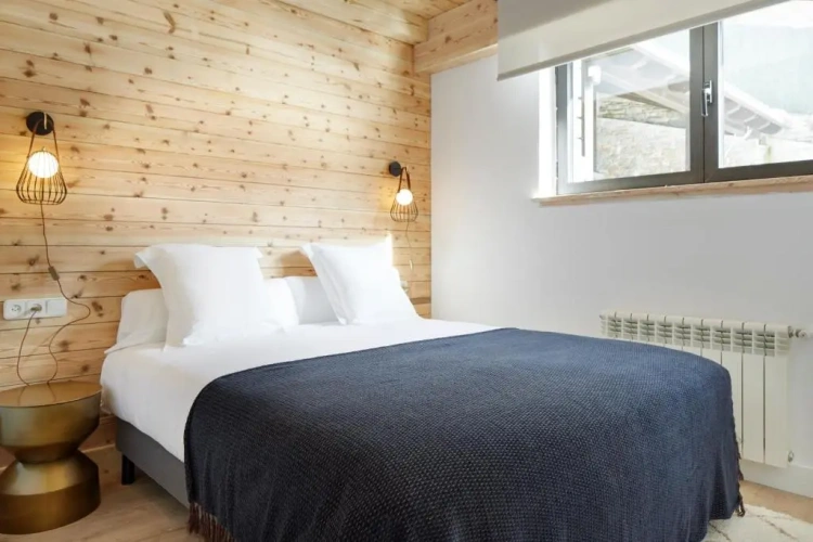 4 Bedrooms Cottage