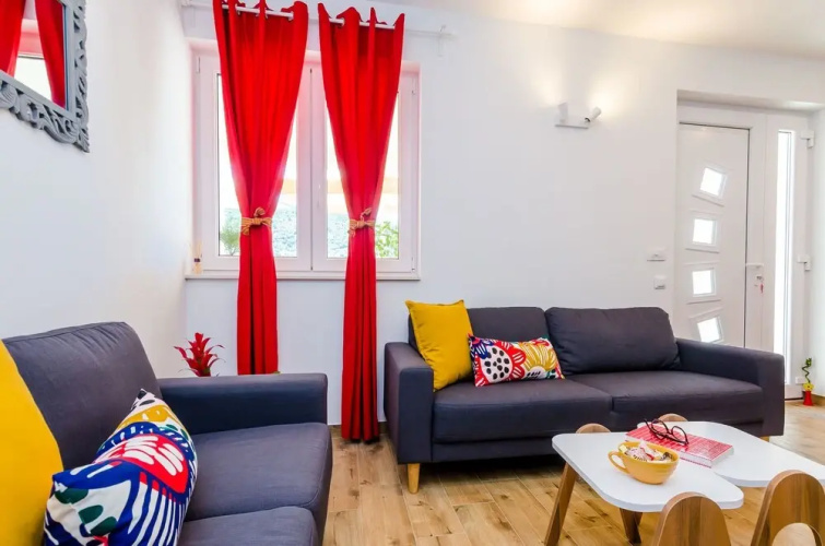 Apartment Moon River