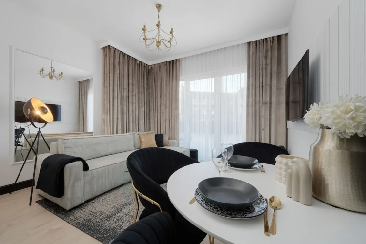 Tastefully Arranged Studio by Renters