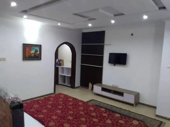 House - Sleeps 6 & Free Parking