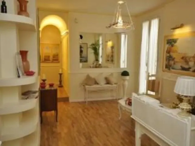 Rose in Rome Suites