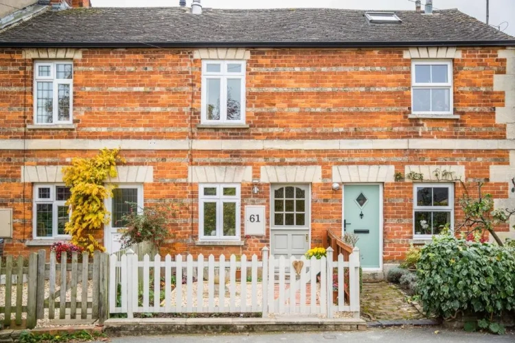 2 Bedrooms Cottage