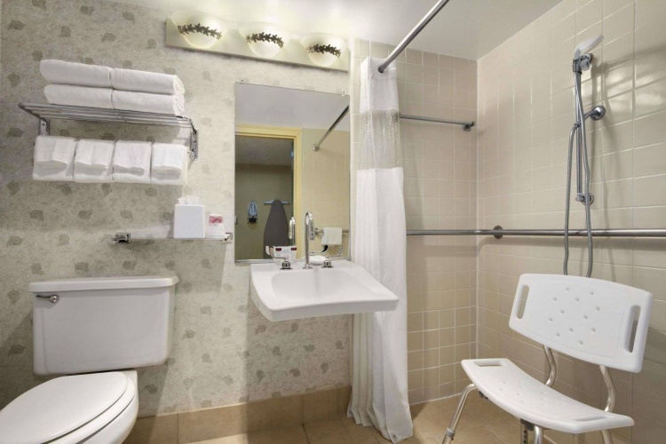 DoubleTree by Hilton Virginia Beach Oceanfront South photo 11