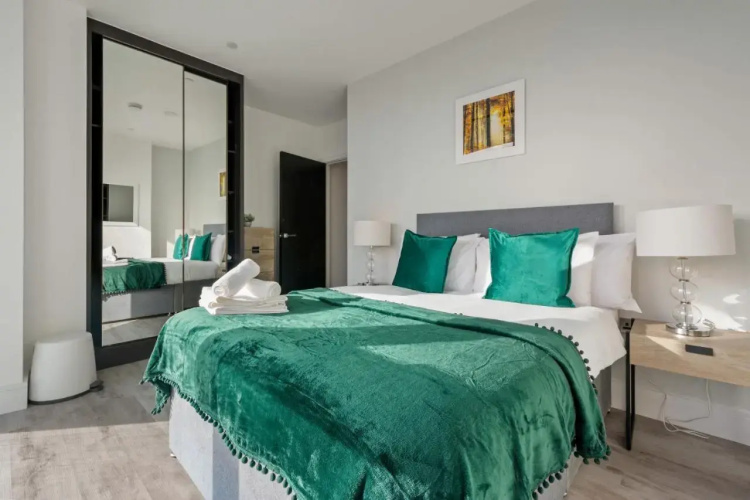 Modern One & Two Bedrooms Flat in North Acton close to Ealing