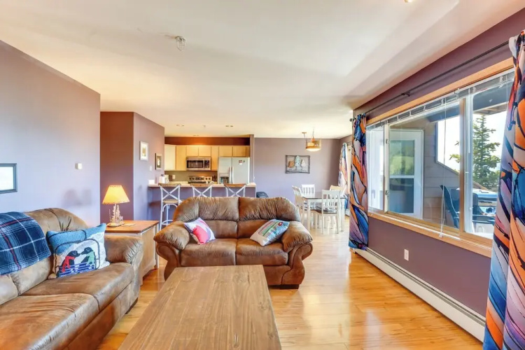 Stunning Mountain Views: Silverthorne Condo!