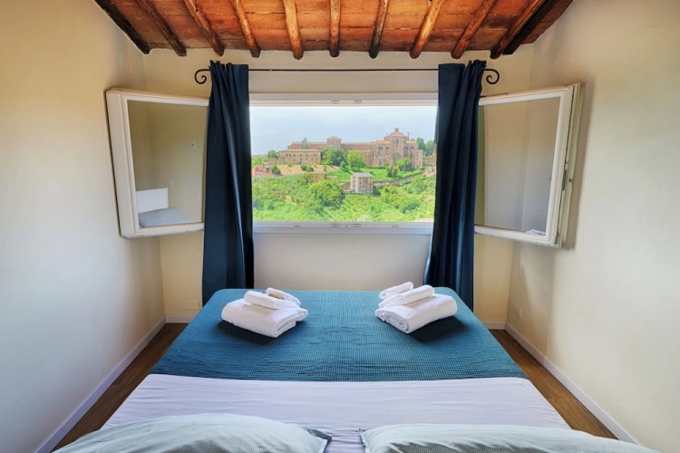 Standard room with city view