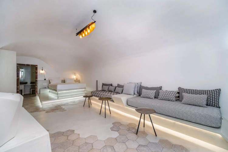 Solstice Luxury Suites