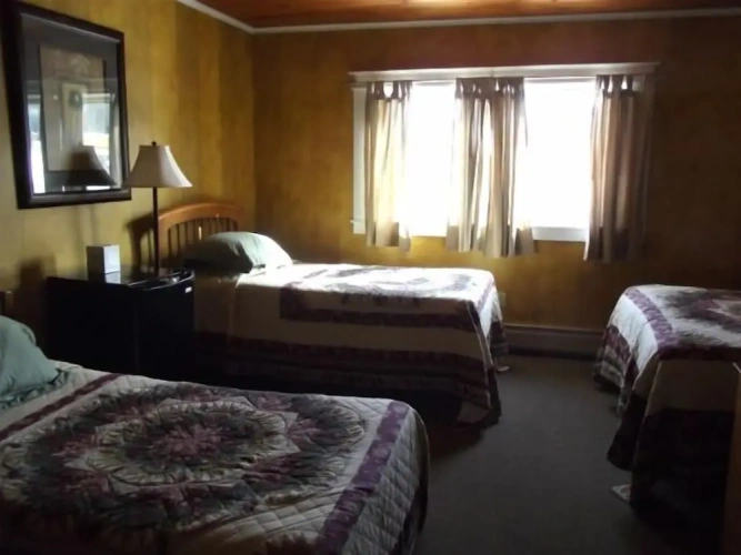 Standard Triple room