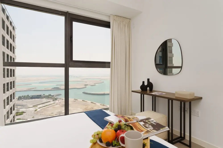 Maison Privee - Modern & Panoramic Sea View Apt on Al Reem Island