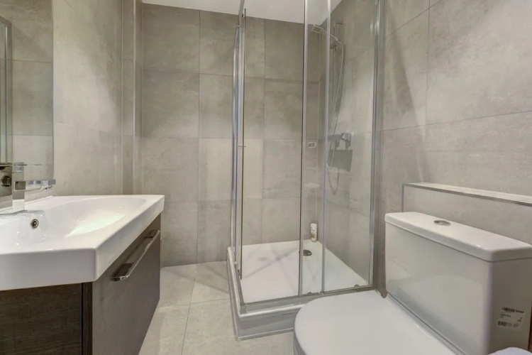 Luxury Frampton Apartment
