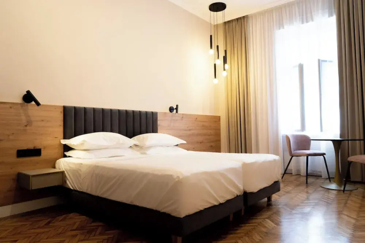 Bloom Downtown Suites