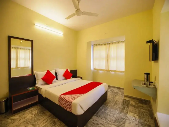 Hotel Blue Valley by OYO Rooms