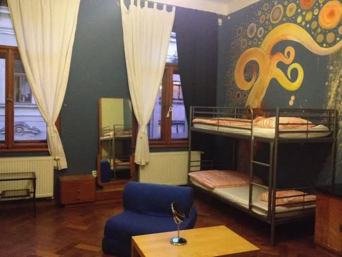 Art Hole Hostel