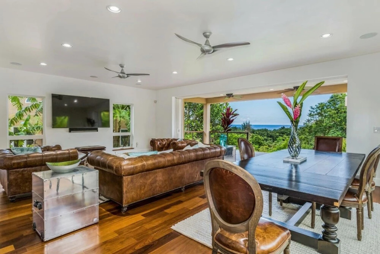 Punahele Point 3 Bedroom Home by Redawning