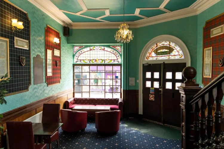 Carlton Hotel