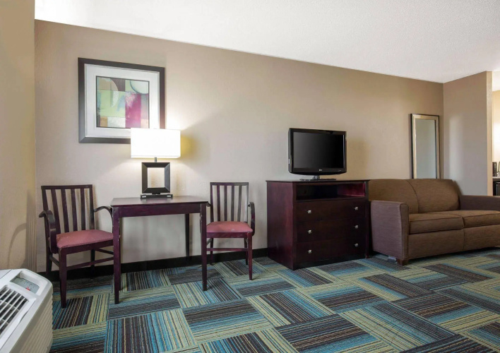 Quality Inn and Suites Arnold - St Louis