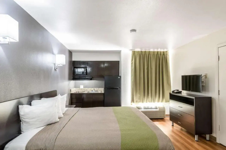 Quality Inn & Suites Arlington