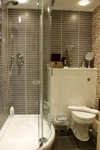Beautiful New Town Studio, With Patio