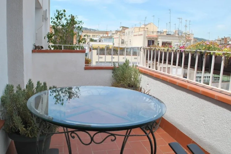 3 Bedrooms Apartment