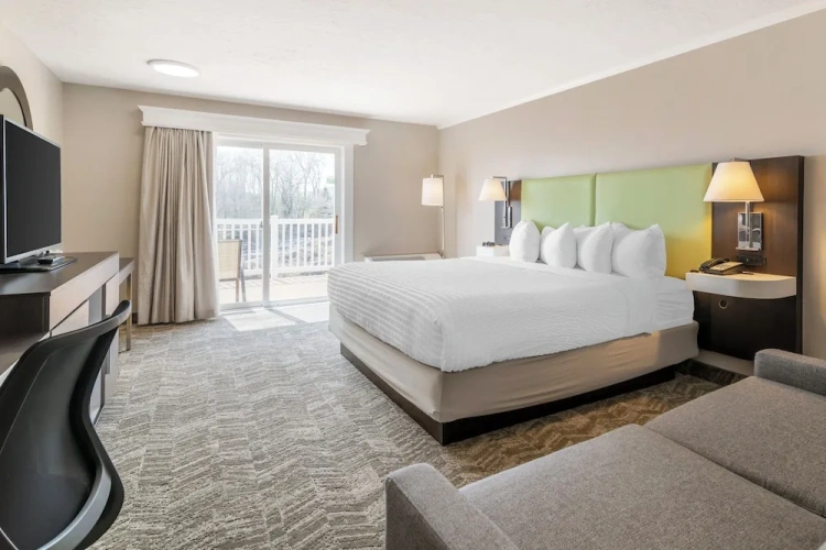 Deluxe Double room with balcony and with river view