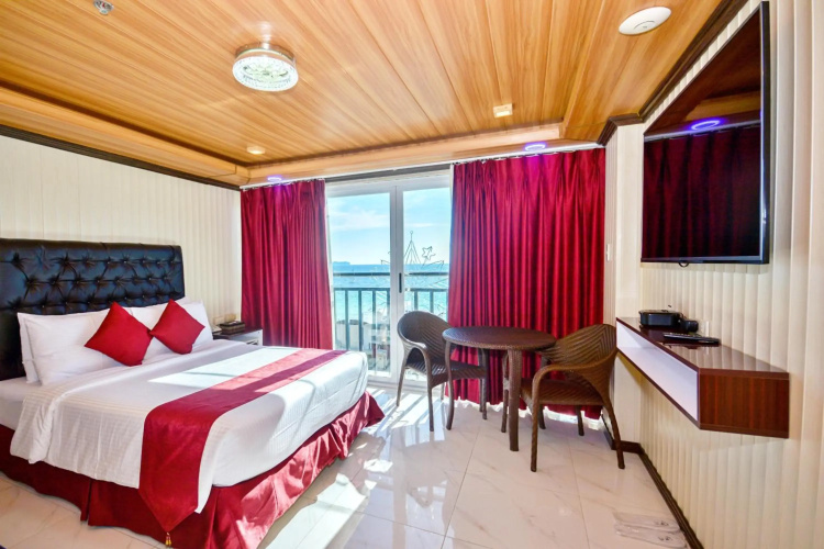 Diamond Water Edge Resort