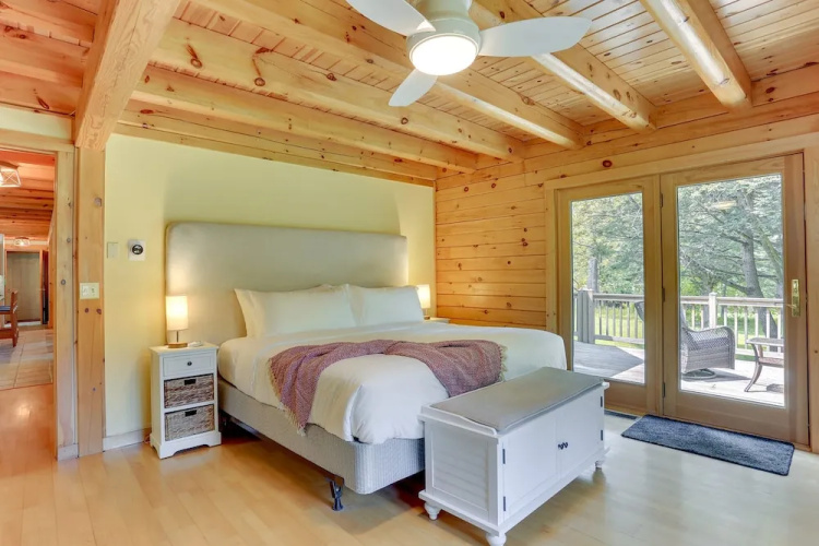 Pocono Dog-Friendly Home on River