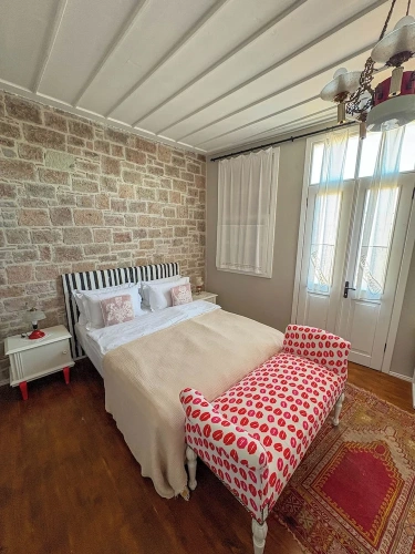 Deluxe room with balcony and with city view