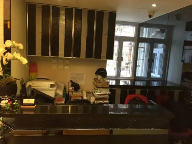 New Seasons Hotel
