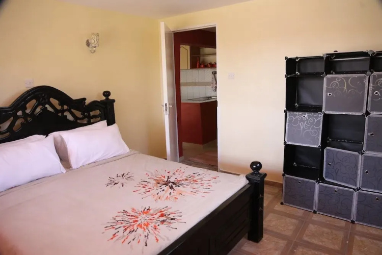 Simani Guest House