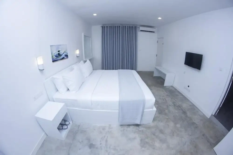 Standard Triple room with view
