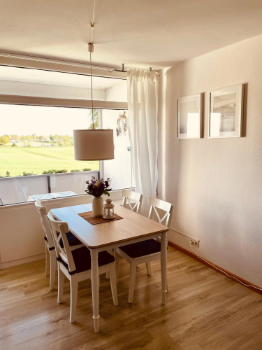 Ostseenest - Sonnige Ferienwohnung mit Ostseeblick