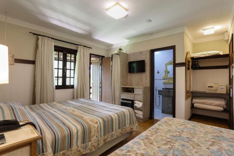 Suite with lake view