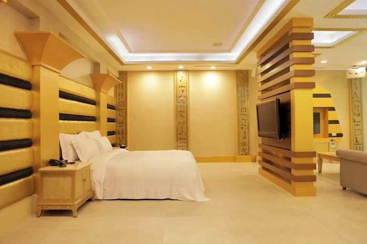 Luxury Suite