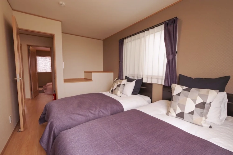 4 Bedrooms Cottage