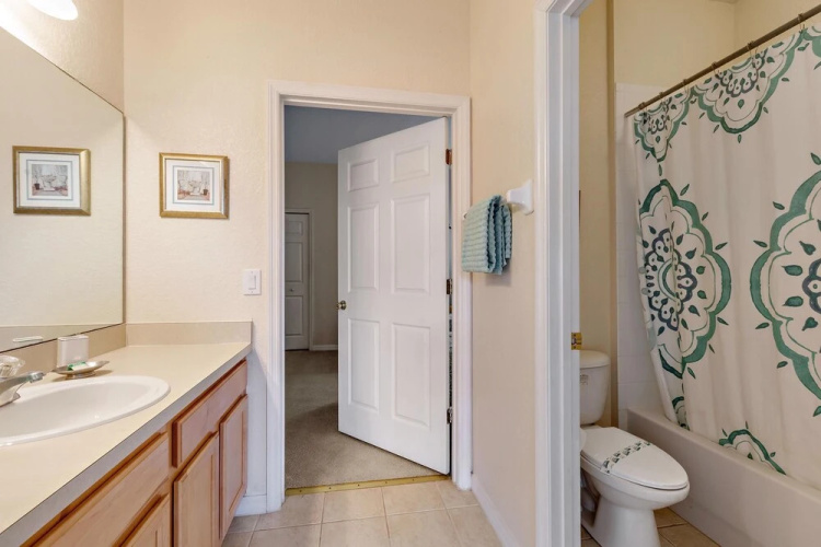 4 Bed, 2 Master Suites. South Facing Pool. Resort