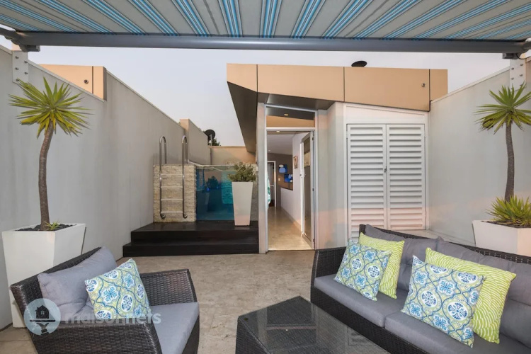 3BR Sydney Harbourside Home/Rooftop Pool & Parking