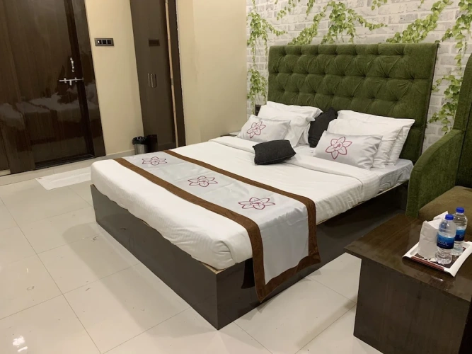 1 Bedroom Superior Double room with city view